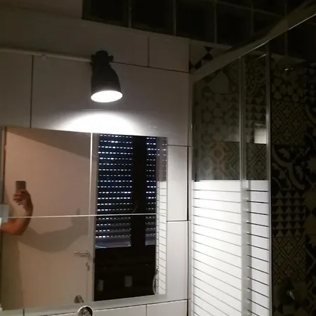 Trastevere Station Homestay *